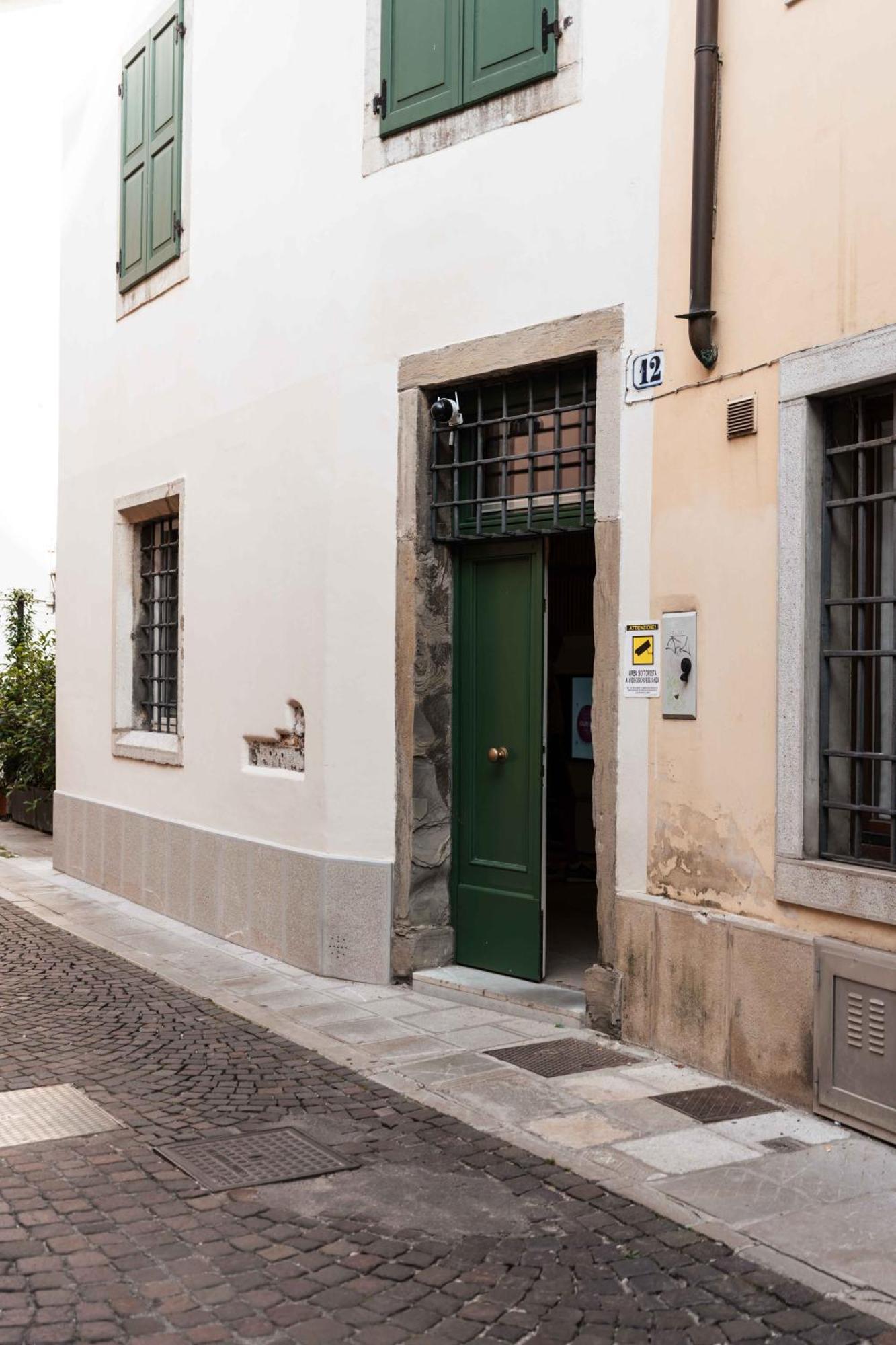 La Chicca In Pieno Centro Storico Con Sauna E Parcheggio Gratuito Udine Kültér fotó